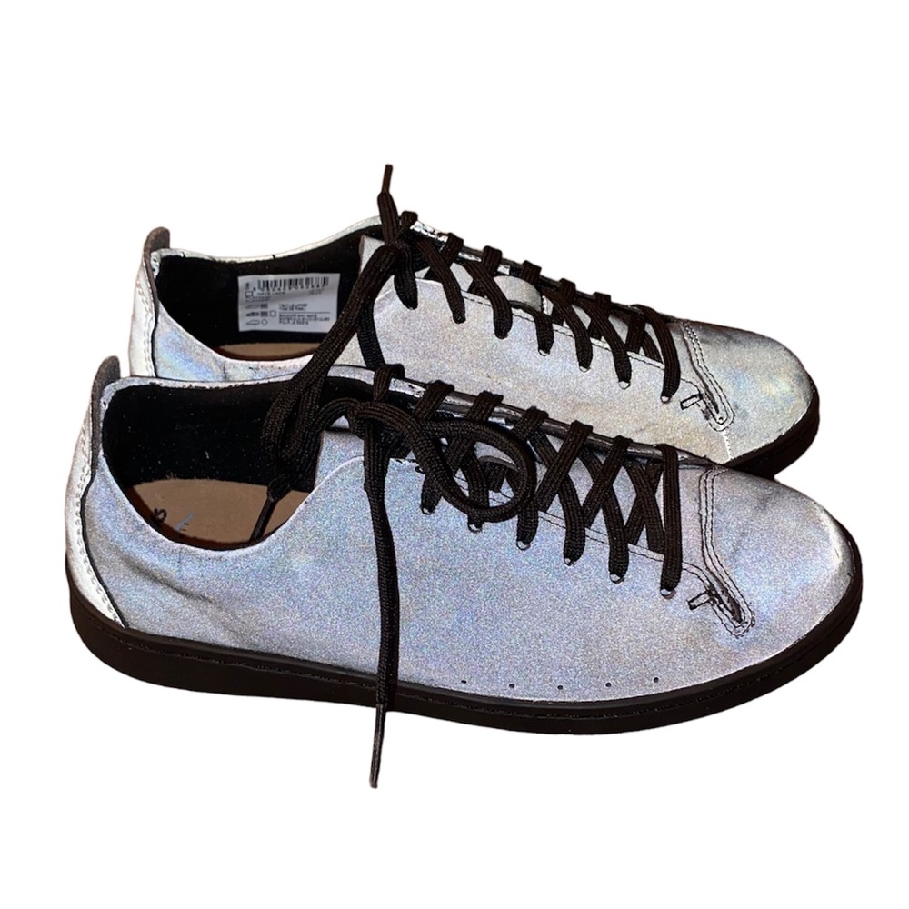 CLARKS NATE LACE REFLECTIVE SNEAKERS SIZE 2
